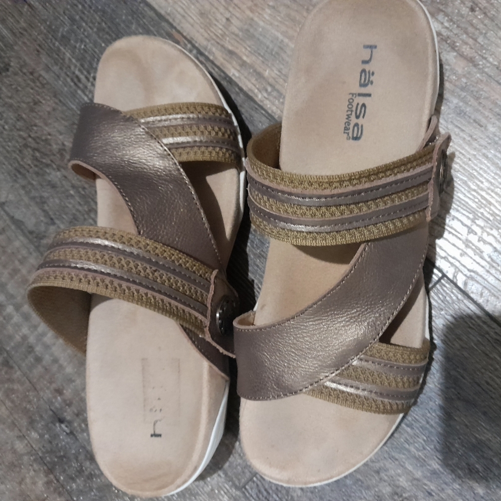 Halsa slip ons - Picture 6 of 8